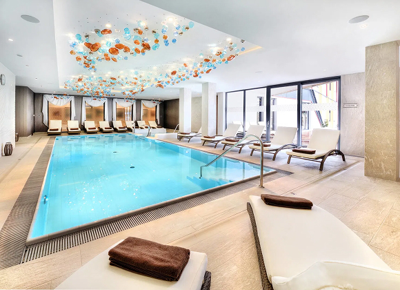 Bazén s hydromasážou a protiprúdom